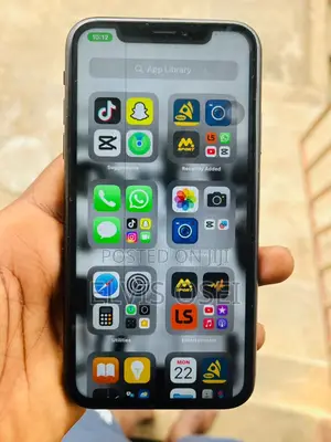 Apple iPhone XR 64 GB Red
