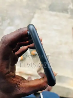 Apple iPhone XR 64 GB Red