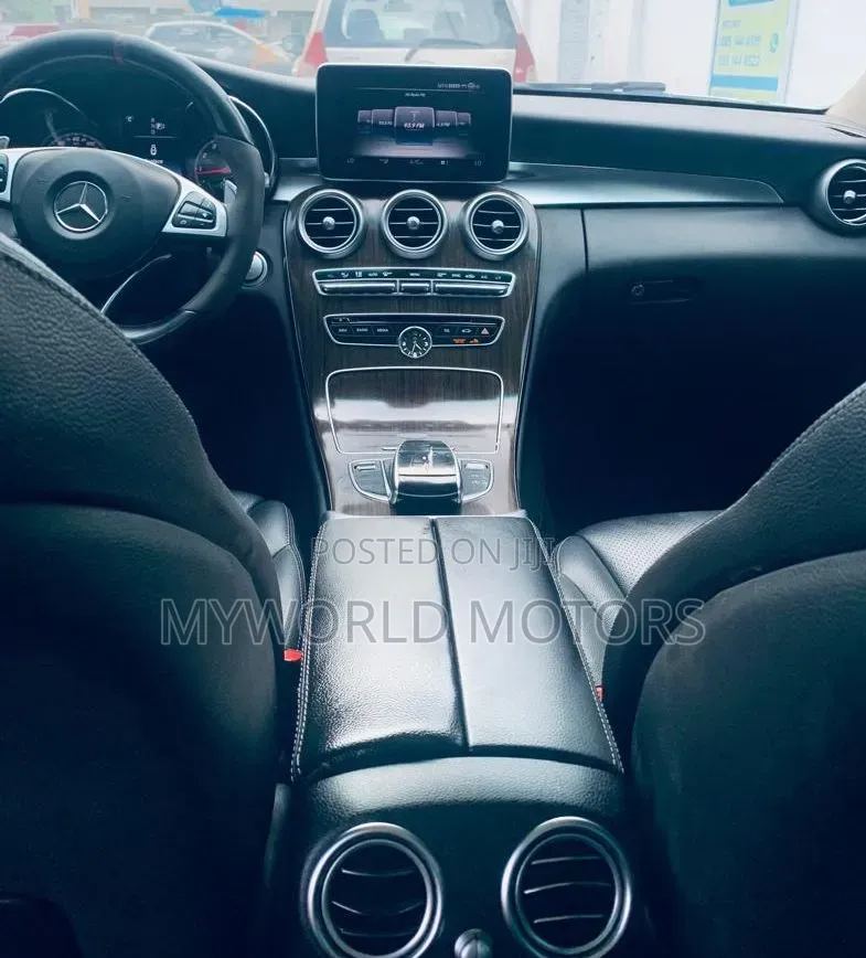 Mercedes-Benz C300 2015 Silver