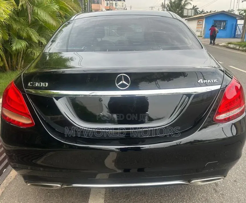 Mercedes-Benz C300 2015 Black