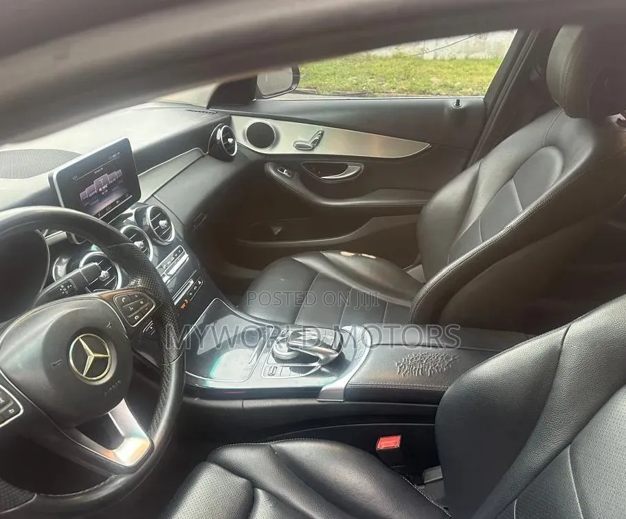 Mercedes-Benz C300 2015 Black