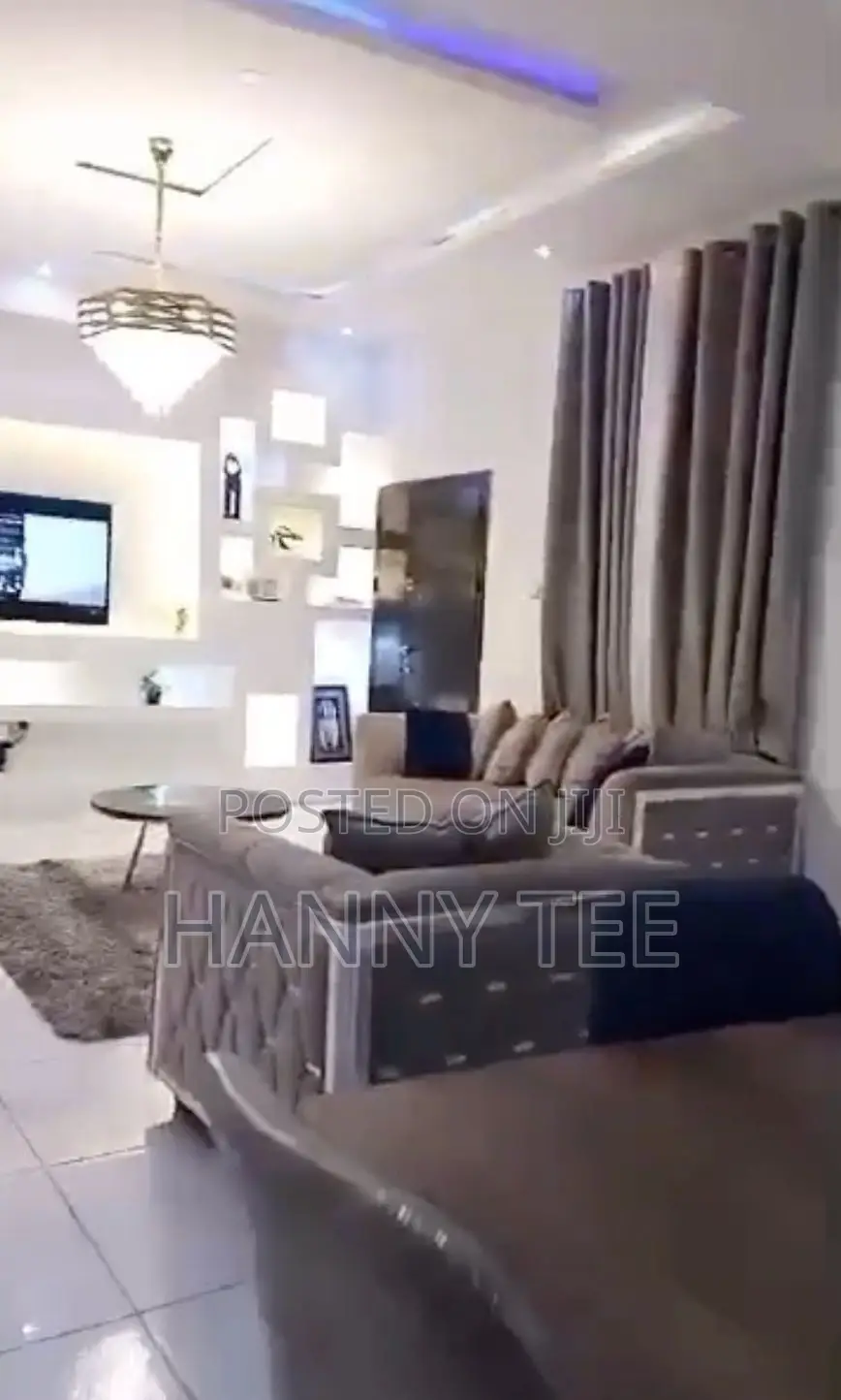 4bdrm Duplex in Lake Side Estate for rent