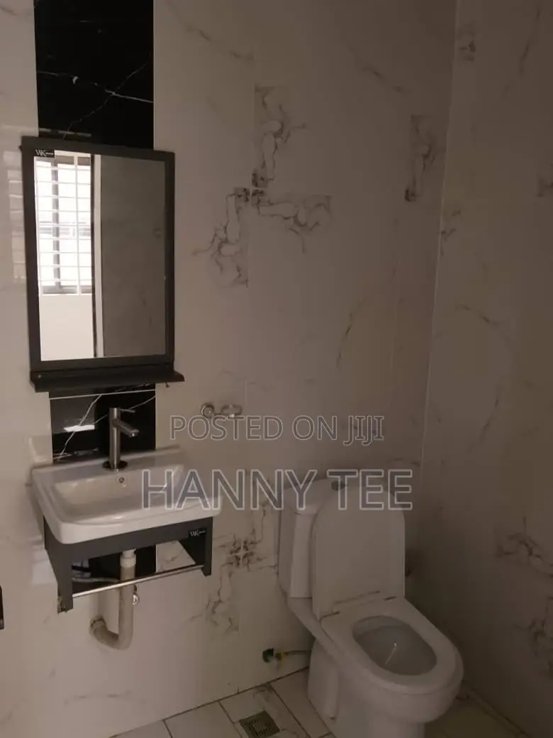 4bdrm Duplex in Lake Side Estate for rent