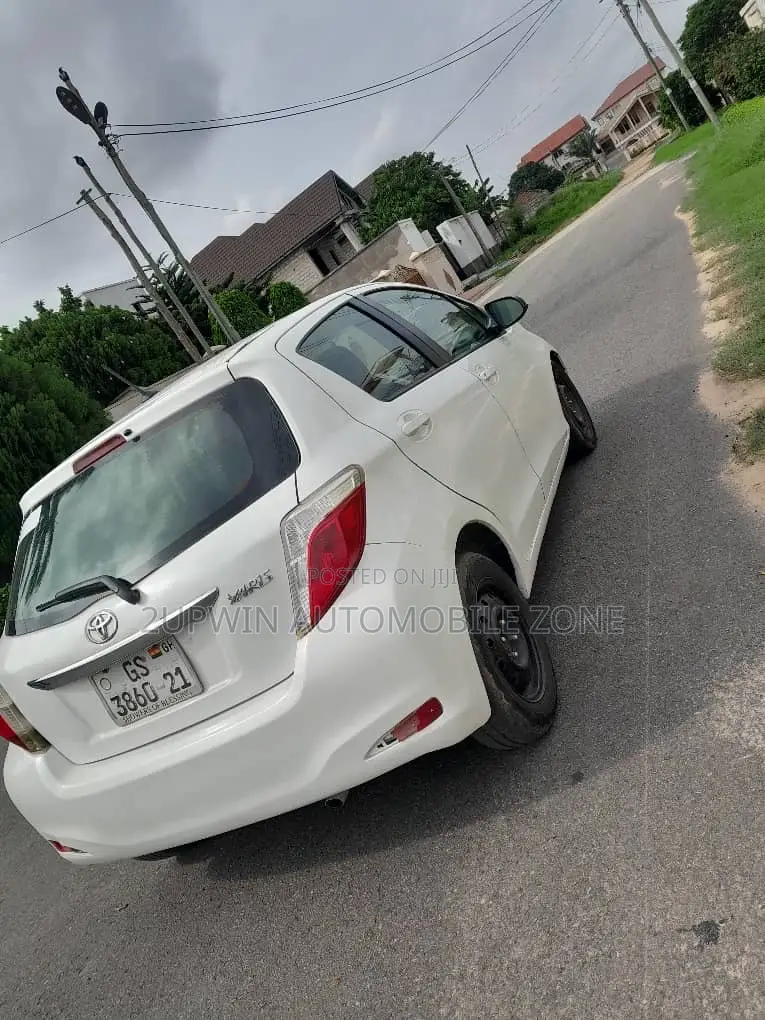 Toyota Yaris 2013 White