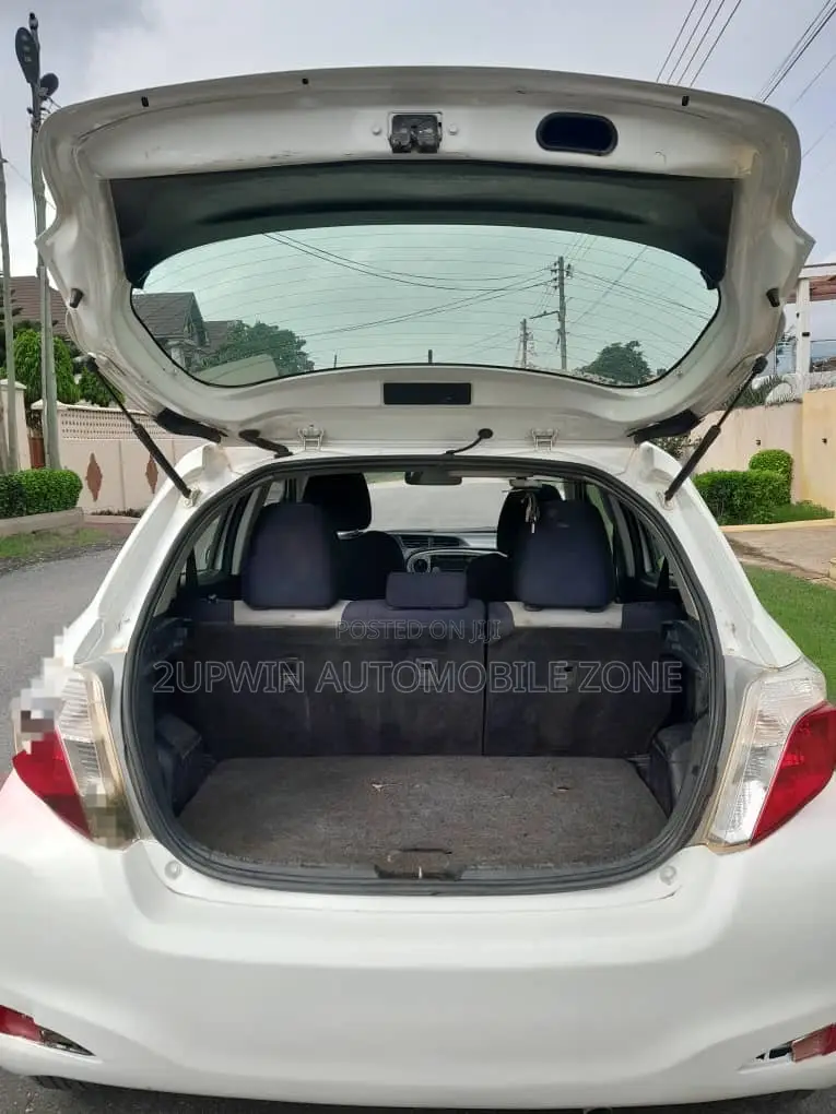Toyota Yaris 2013 White