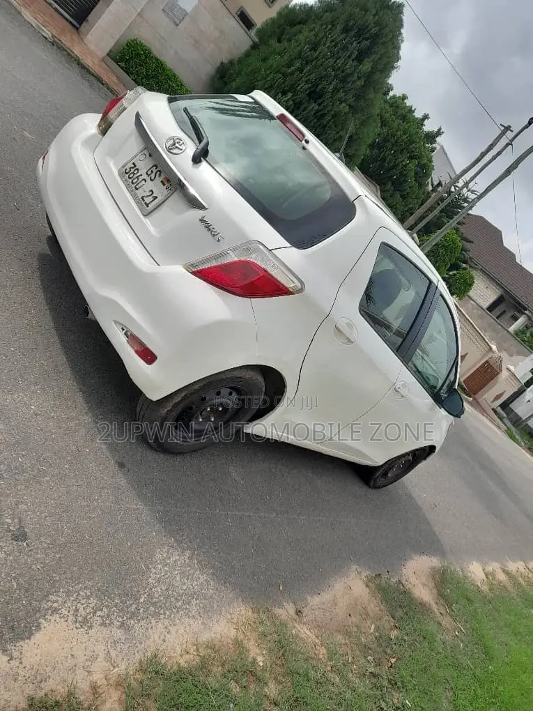 Toyota Yaris 2013 White