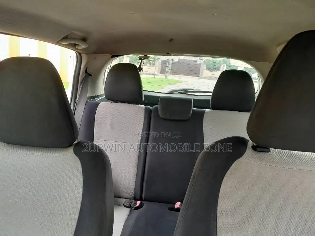 Toyota Yaris 2013 White