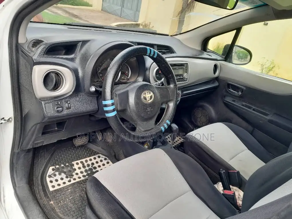 Toyota Yaris 2013 White