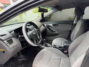Hyundai Elantra Limited 4dr Sedan (1.8L 4cyl 6A) 2015 Gray