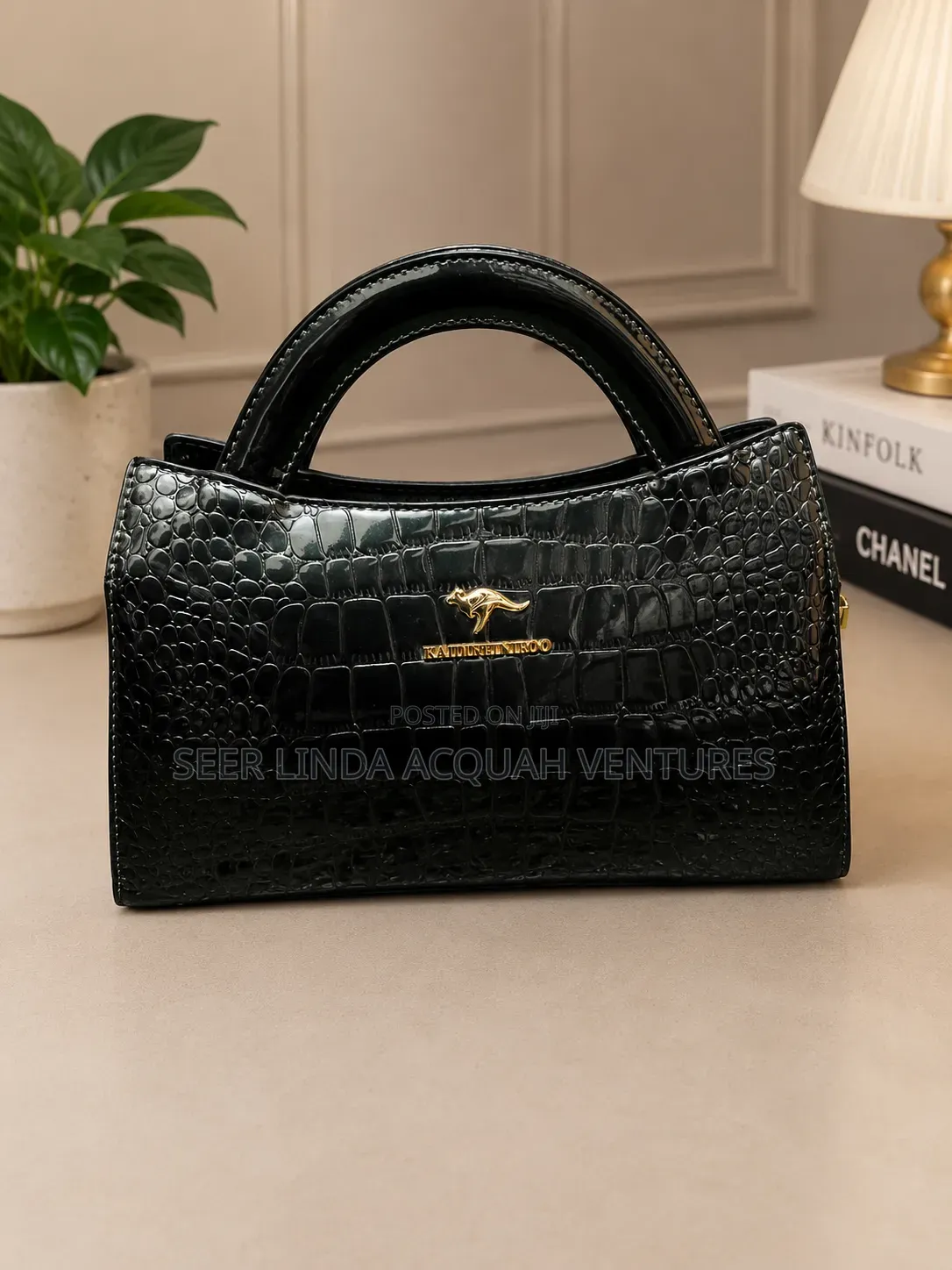Elegant Ladies Handbag