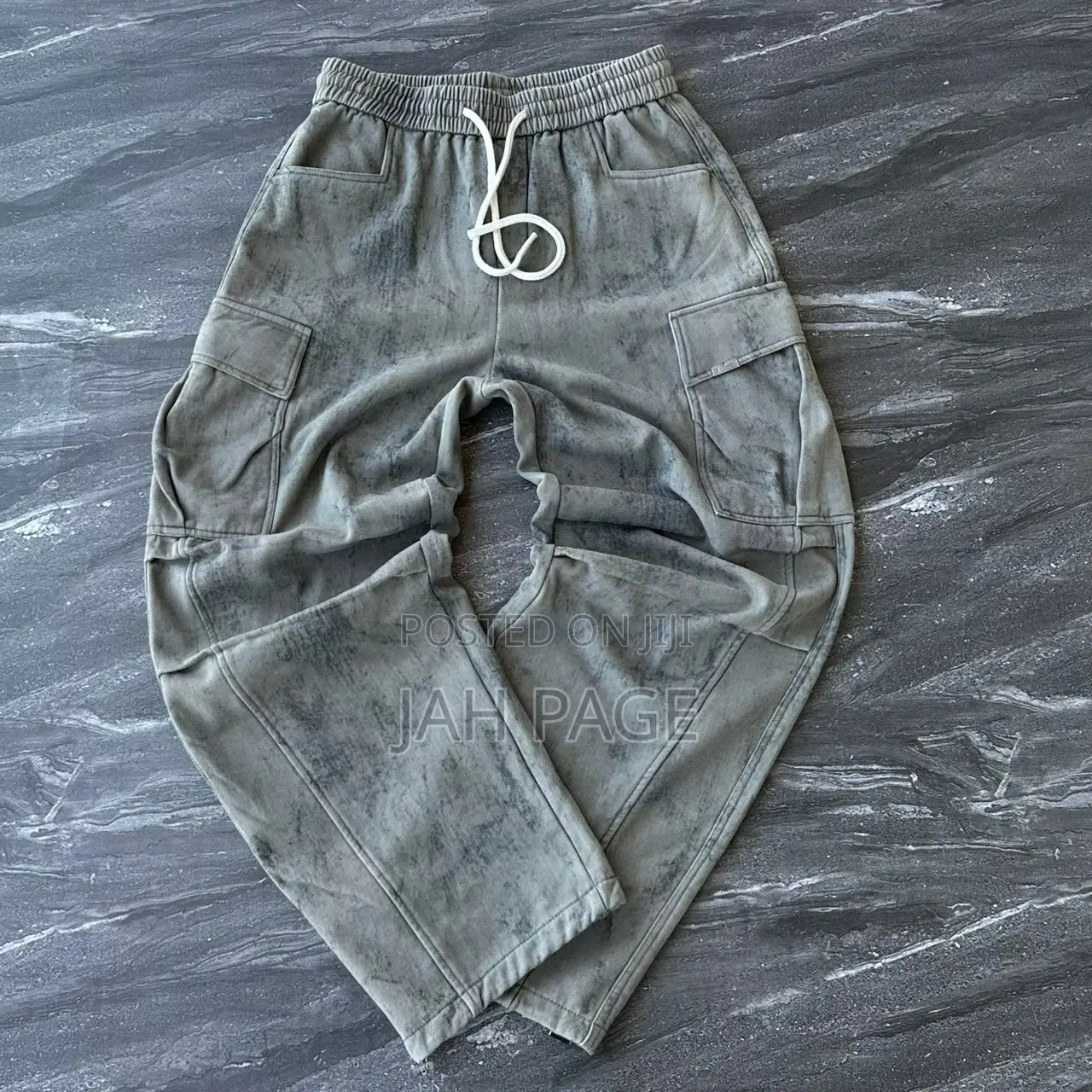 Joggers Side Pocket Available
