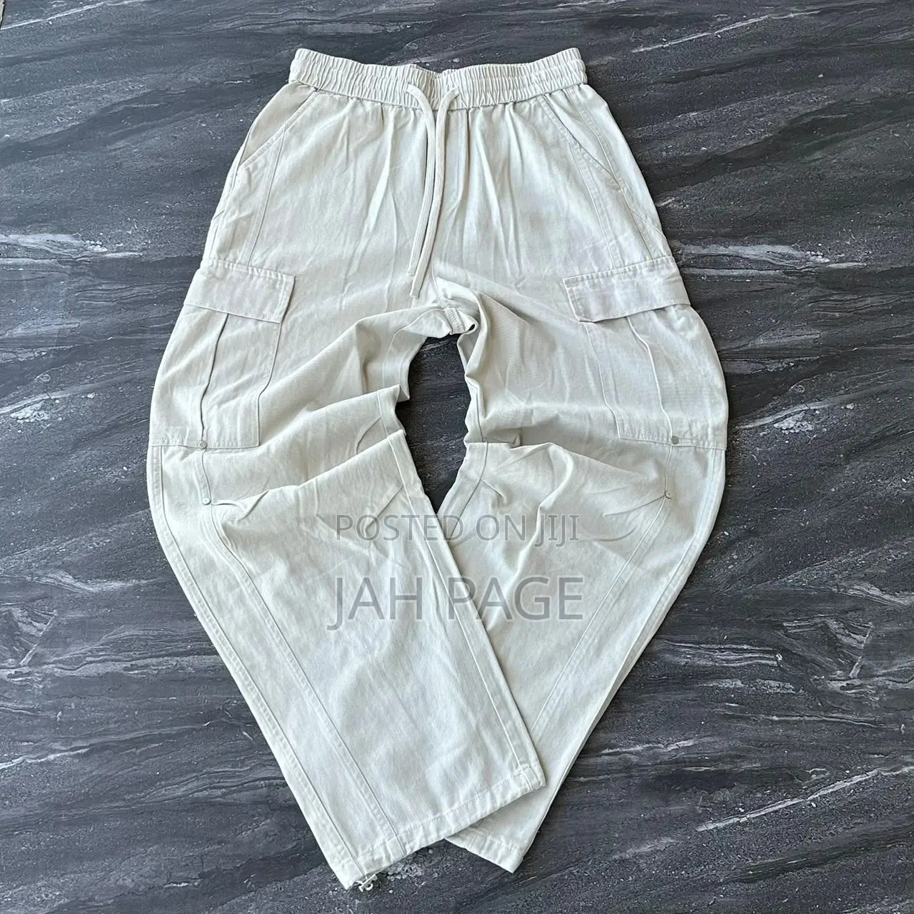 Joggers Side Pocket Available