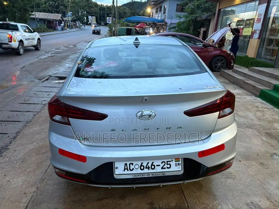 Hyundai Elantra Limited 2021 Gray