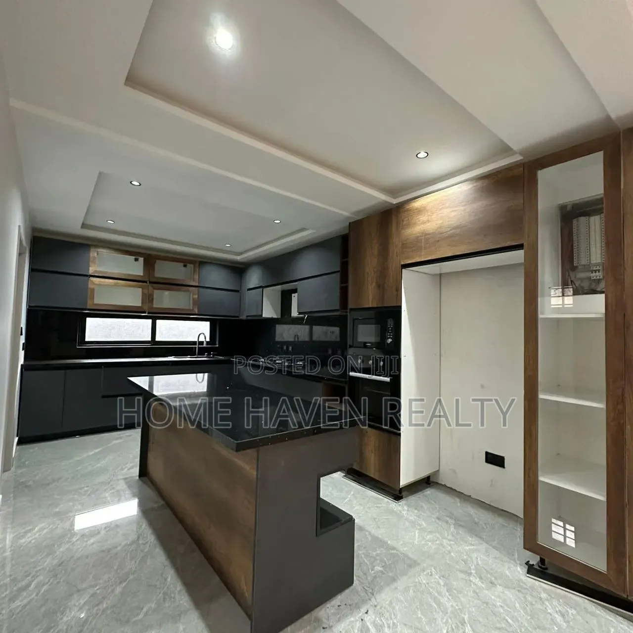 4bdrm House in Ashaley Botwe, Little Roses Area for sale