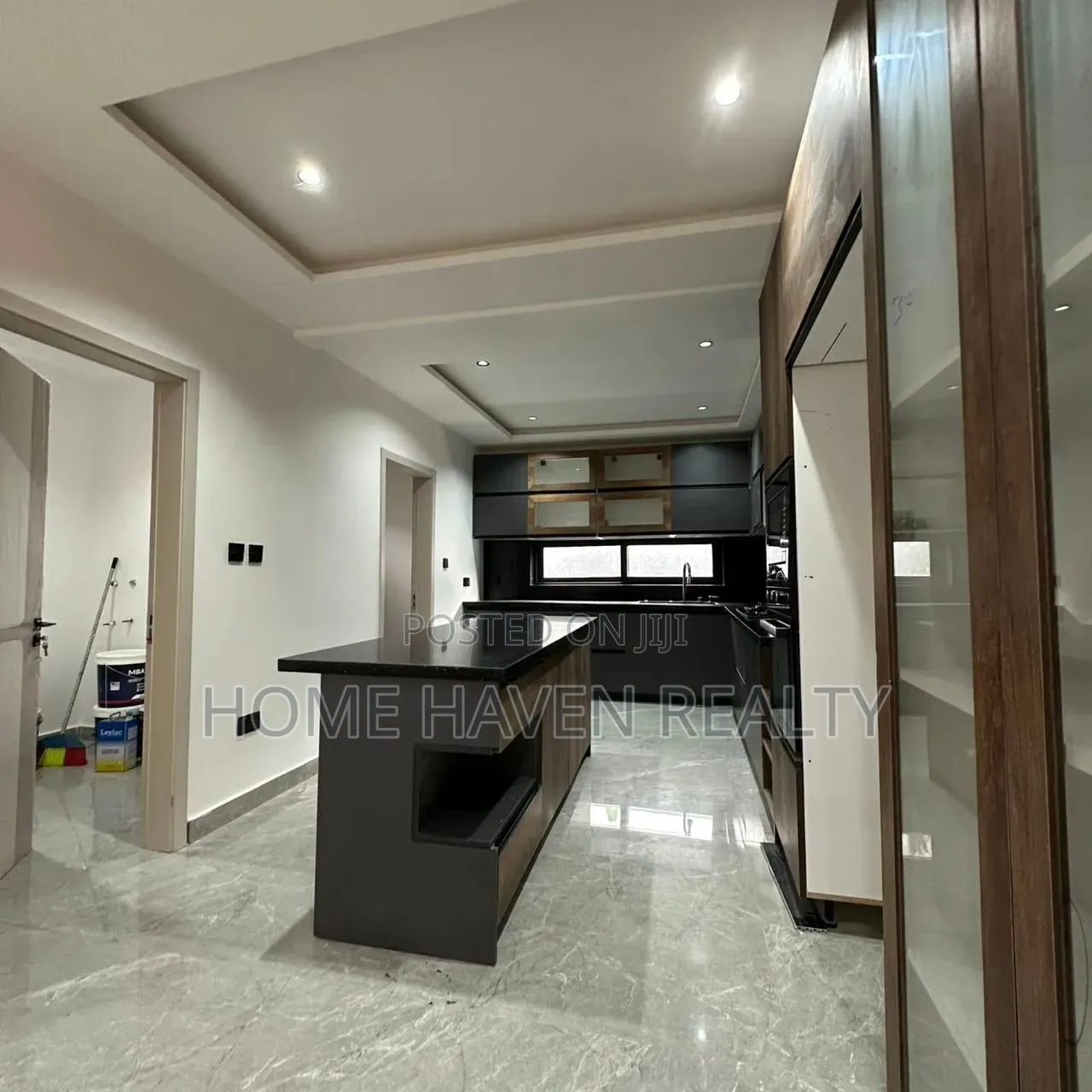 4bdrm House in Ashaley Botwe, Little Roses Area for sale