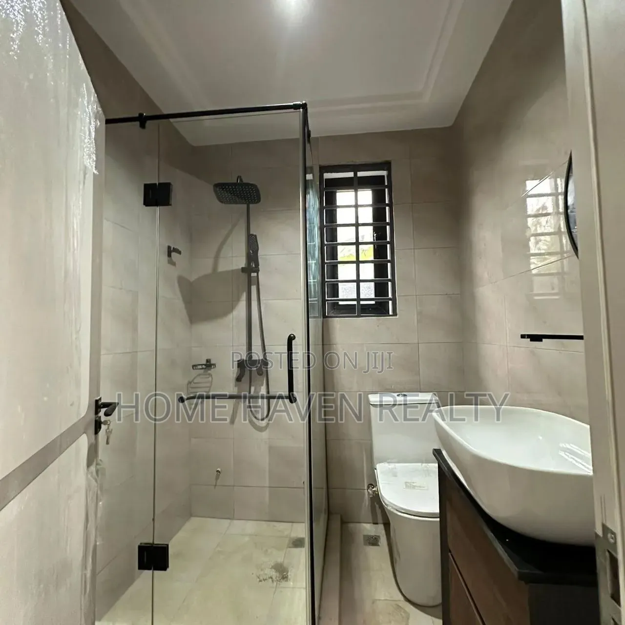 4bdrm House in Ashaley Botwe, Little Roses Area for sale