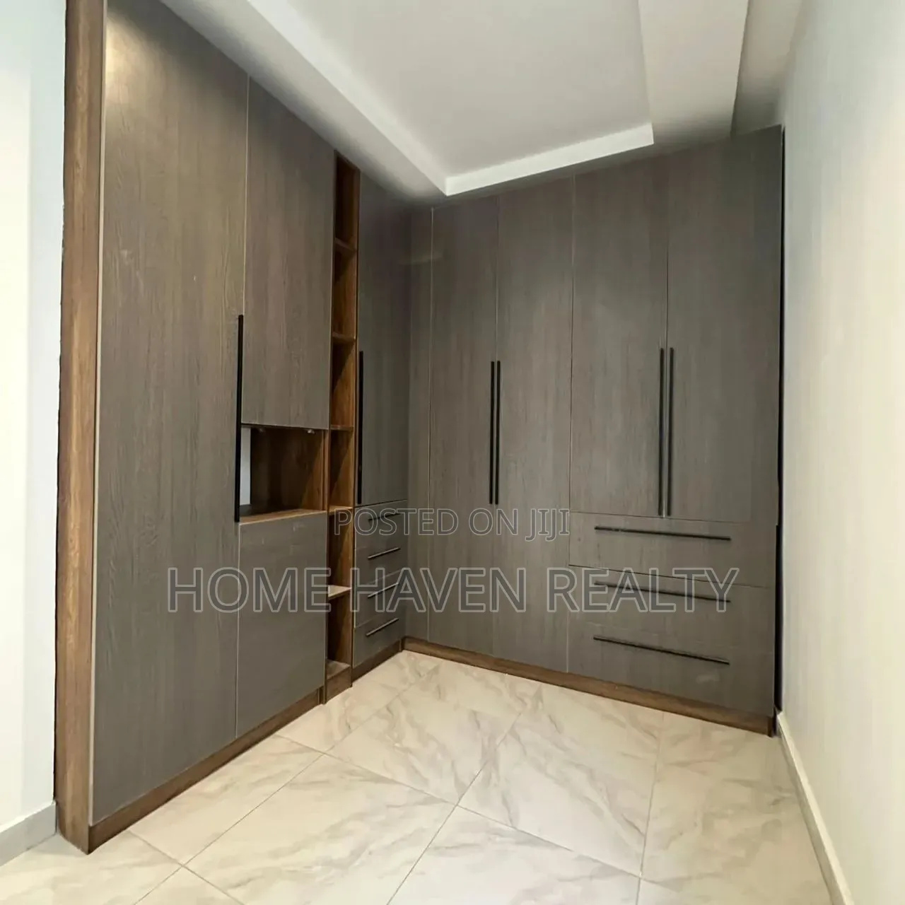 4bdrm House in Ashaley Botwe, Little Roses Area for sale