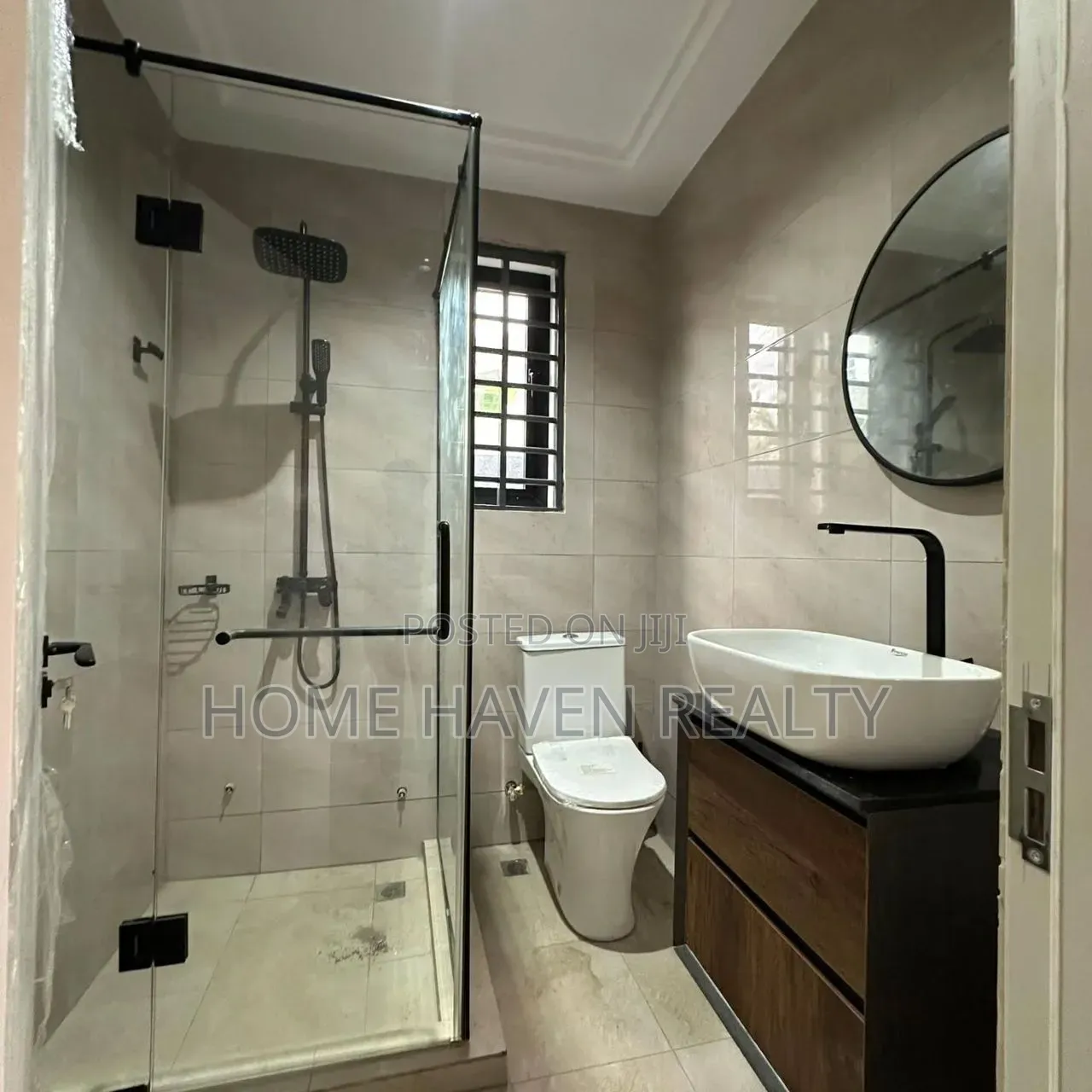 4bdrm House in Ashaley Botwe, Little Roses Area for sale
