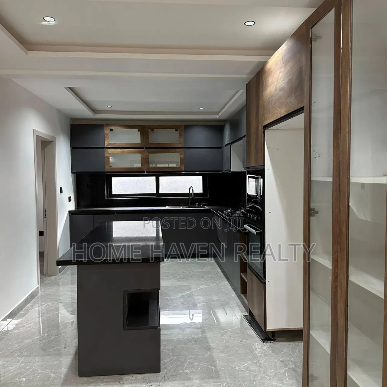 4bdrm House in Ashaley Botwe, Little Roses Area for sale
