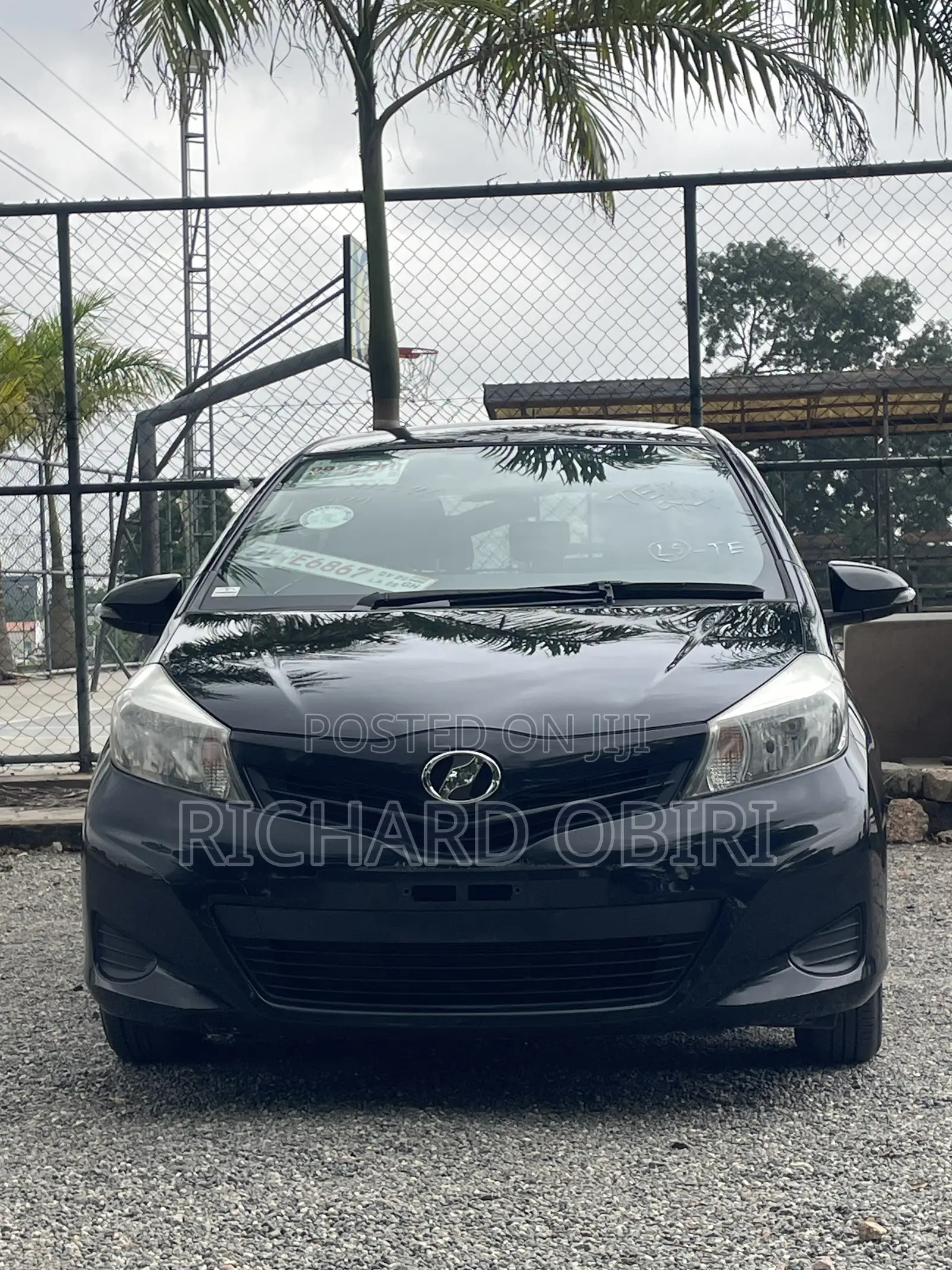 Toyota Vitz 1.3 AWD 5dr 2013 Black