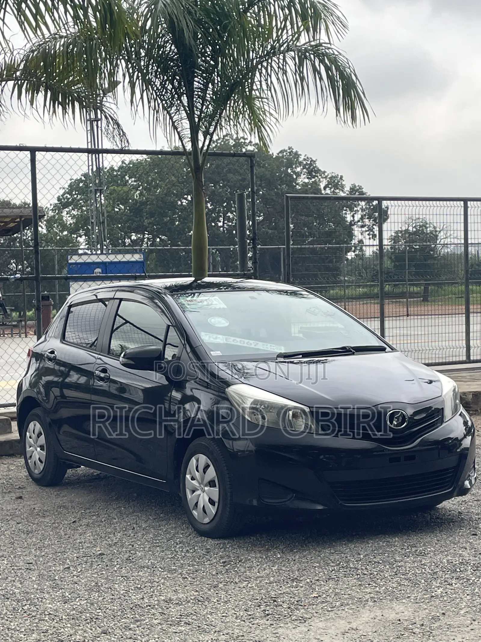 Toyota Vitz 1.3 AWD 5dr 2013 Black
