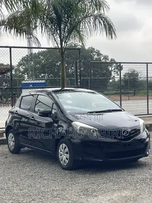 Toyota Vitz 1.3 AWD 5dr 2013 Black