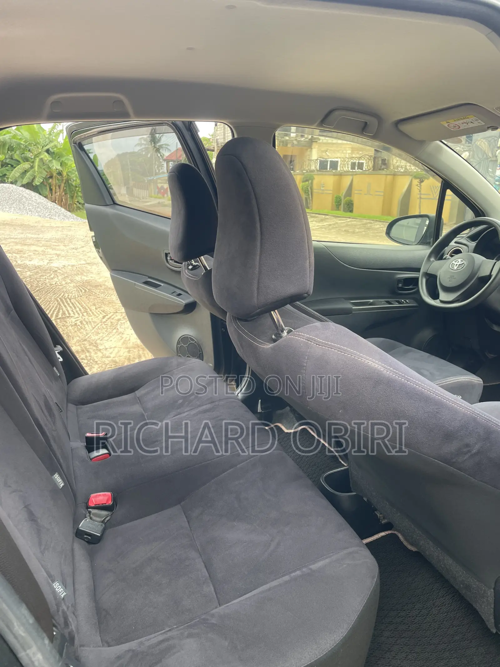 Toyota Vitz 1.3 AWD 5dr 2013 Black