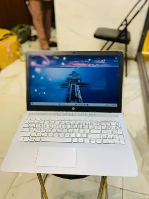 Laptop HP Pavilion 15 8GB Intel Core i5 HDD 1T