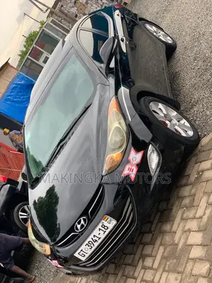Hyundai Elantra Limited Sedan FWD (1.8L 4cyl 6A) 2013 Black