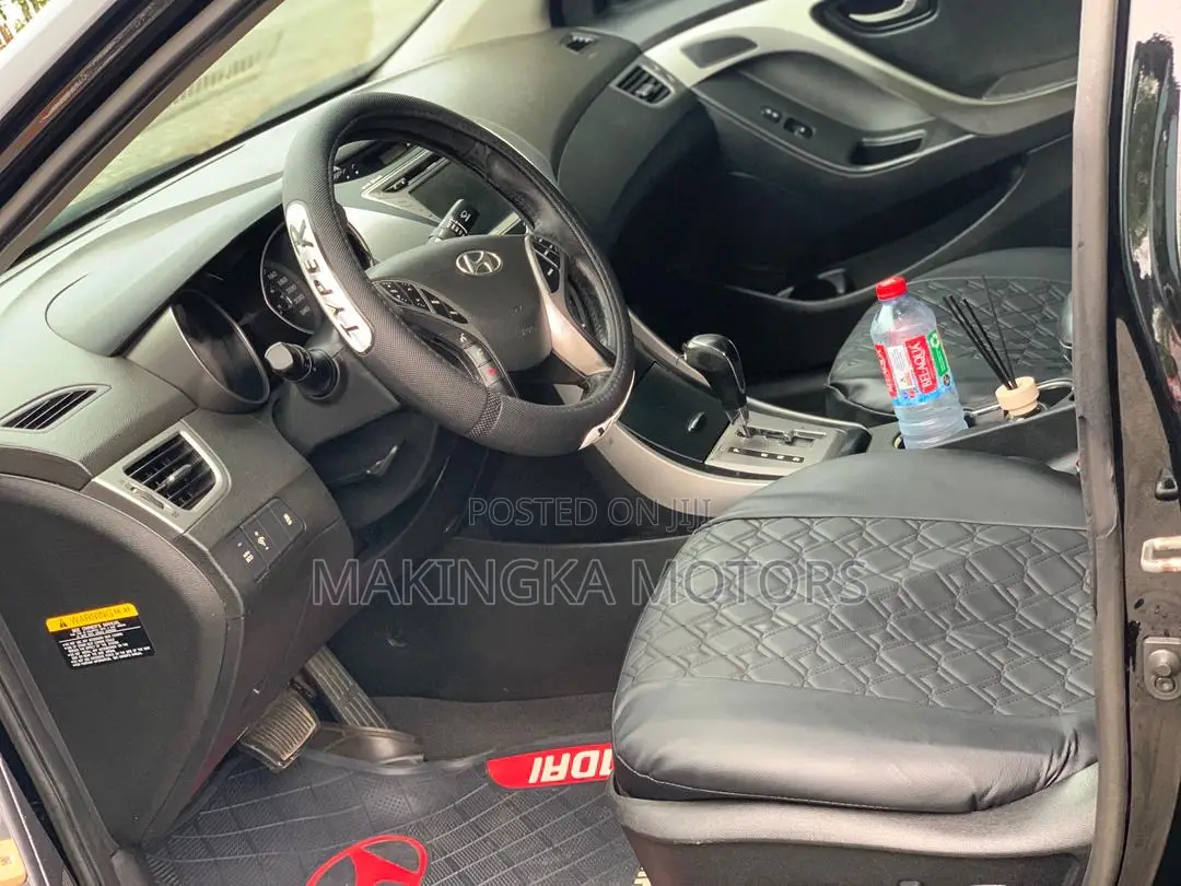 Hyundai Elantra Limited Sedan FWD (1.8L 4cyl 6A) 2013 Black