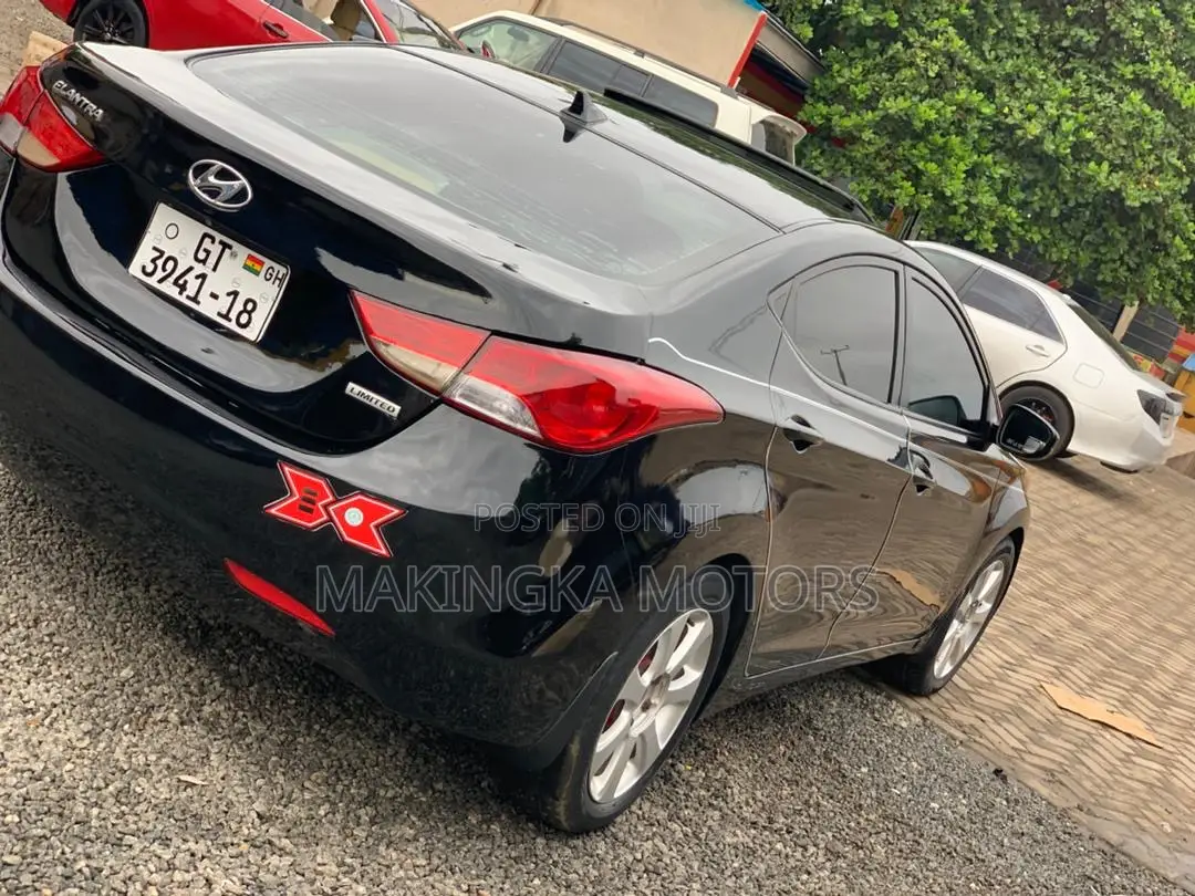 Hyundai Elantra Limited Sedan FWD (1.8L 4cyl 6A) 2013 Black