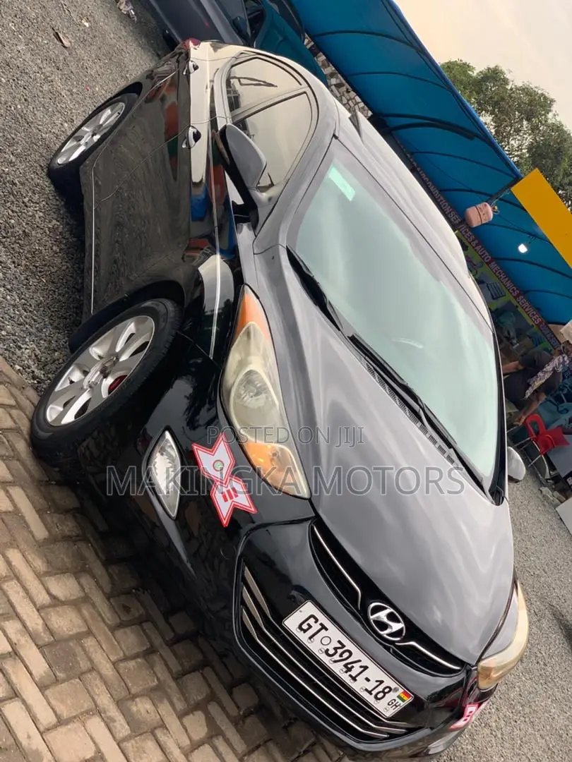 Hyundai Elantra Limited Sedan FWD (1.8L 4cyl 6A) 2013 Black