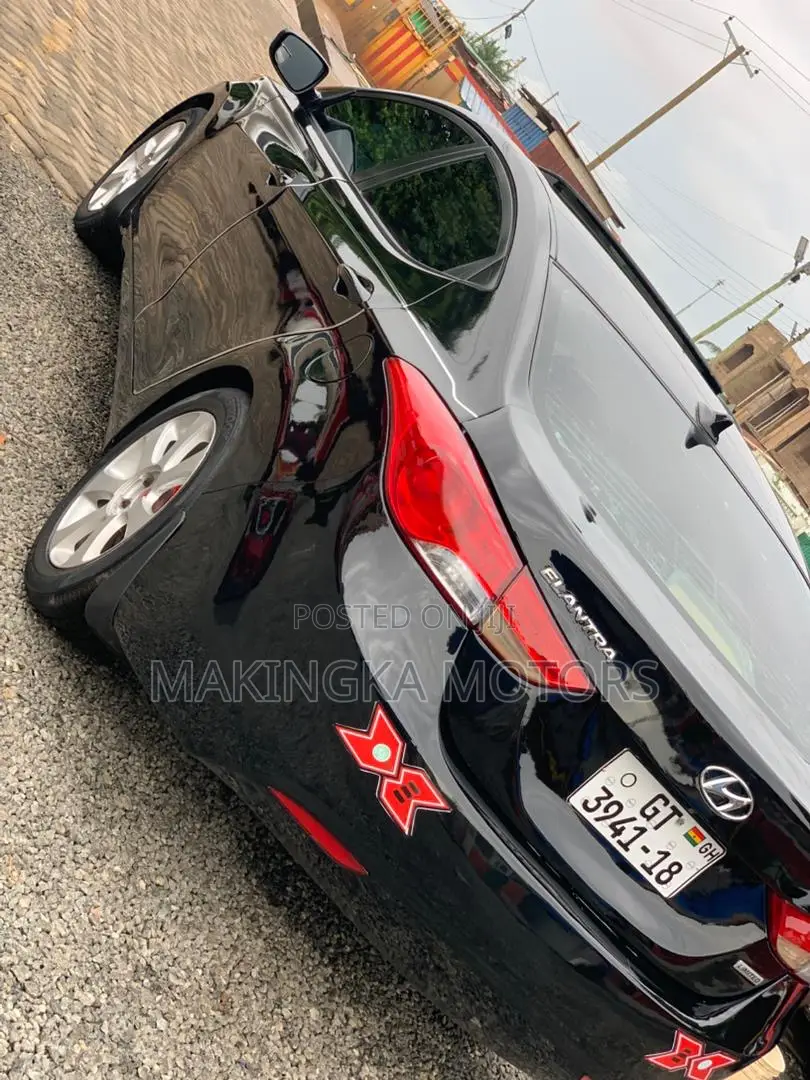 Hyundai Elantra Limited Sedan FWD (1.8L 4cyl 6A) 2013 Black