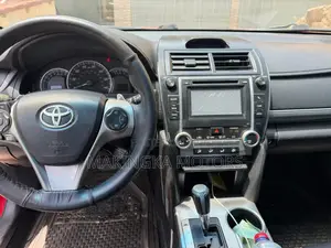Toyota Camry SE 4dr Sedan (2.5L 4cyl 6A) 2014 Red