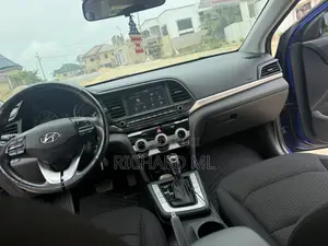 Hyundai Elantra SEL 2020 Blue