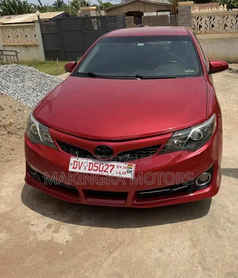 Toyota Camry SE 4dr Sedan (2.5L 4cyl 6A) 2014 Red