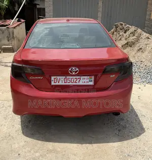 Toyota Camry SE 4dr Sedan (2.5L 4cyl 6A) 2014 Red