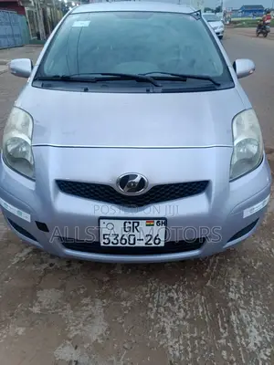 Toyota Vitz 1.3 AWD 3dr 2010 Silver