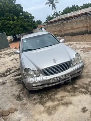 Mercedes-Benz C180 2023 Silver