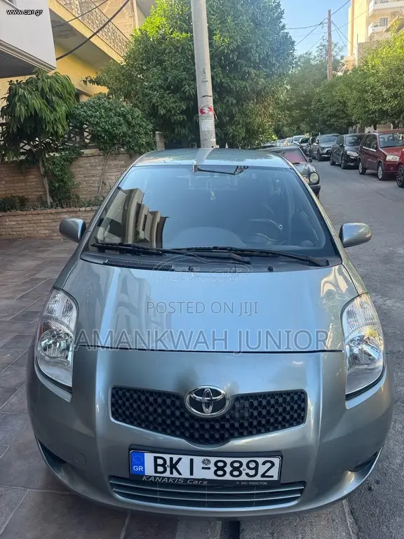 Toyota Yaris 2010 Gray