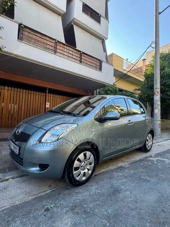 Toyota Yaris 2010 Gray