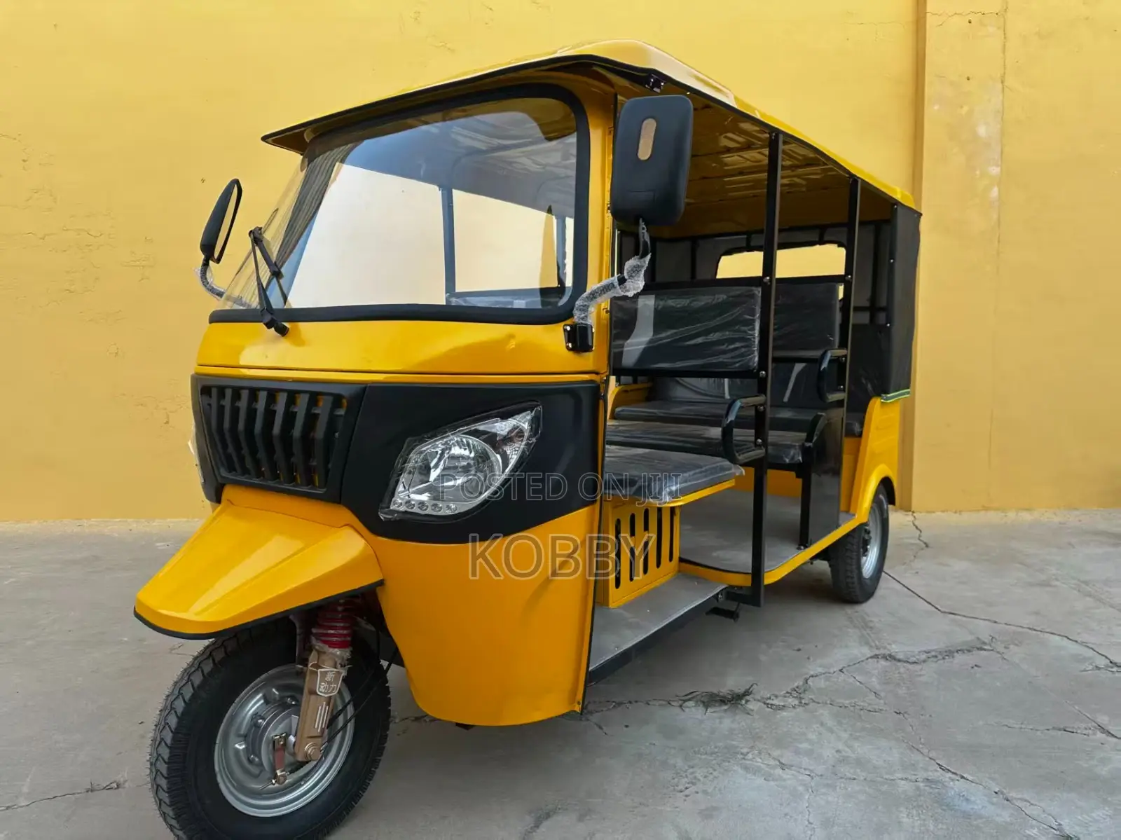 New Arc Vector 2025 Yellow