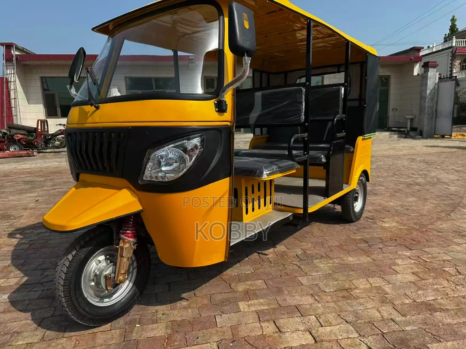 New Arc Vector 2025 Yellow
