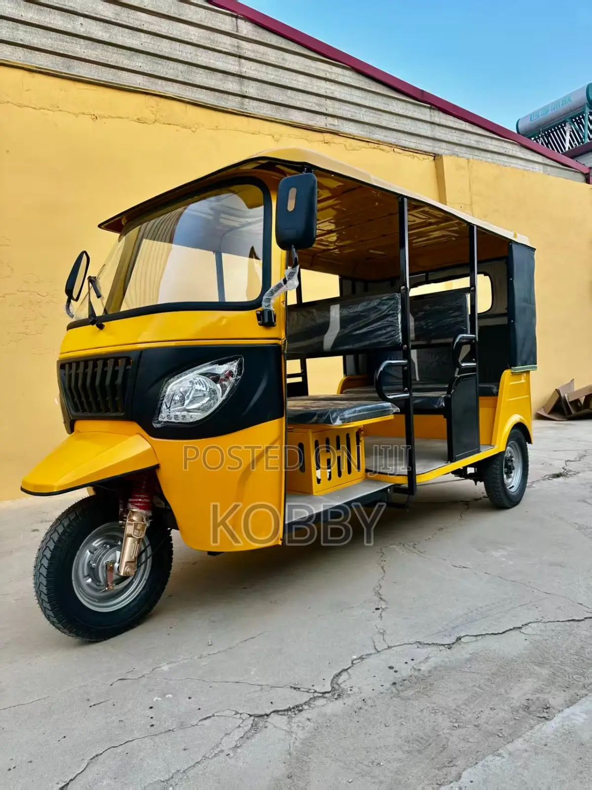 New Arc Vector 2025 Yellow