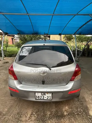 Toyota Vitz 1.0 FWD 3dr 2010 Gray