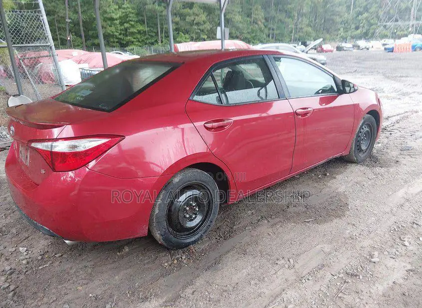 Toyota Corolla 2015 Red