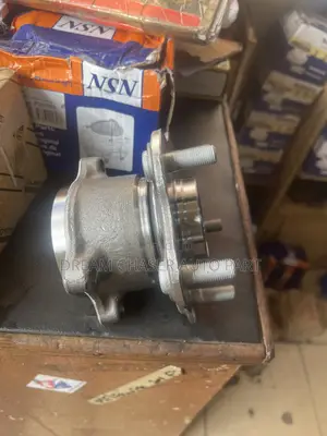 Nissan Rouge 2013-18 4x4 Front Hub Original