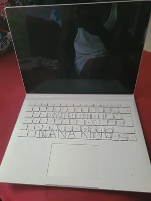 New Laptop Microsoft Surface Book 2 8GB Intel Core i7 SSD 256GB