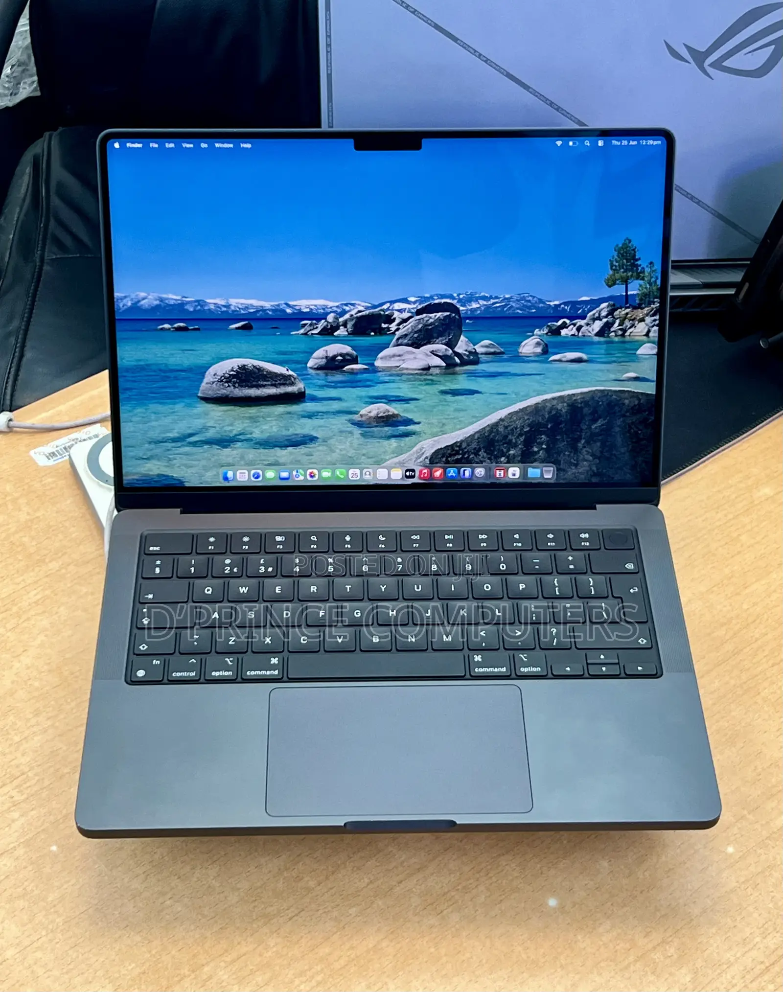 Laptop Apple MacBook Pro 2024 M4 16GB Apple M4 SSD 512GB