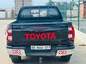 Toyota Hilux 2010 Black